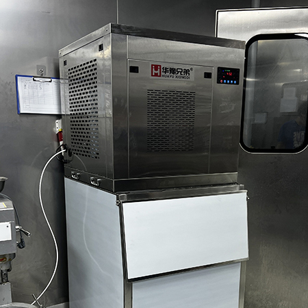 200公斤片冰机带外罩交付深圳某食品厂